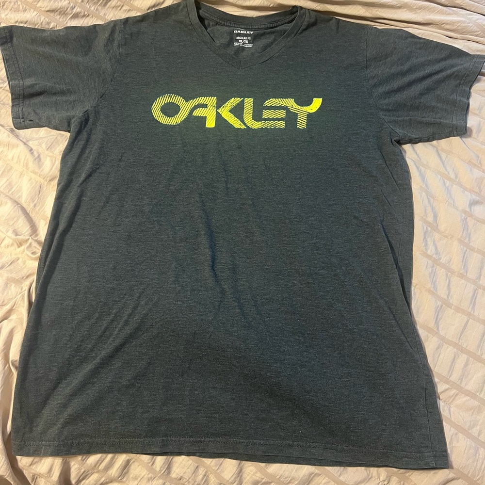 Oakley Men’s Short Sleeve T-Shirt ; Size XL